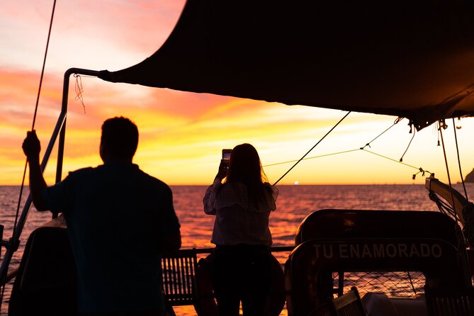 Romantic Sailboat Sunset: Live Music, Premium Bar & Dinner -Cabos - Who This Sunset Sailboat Works Best For