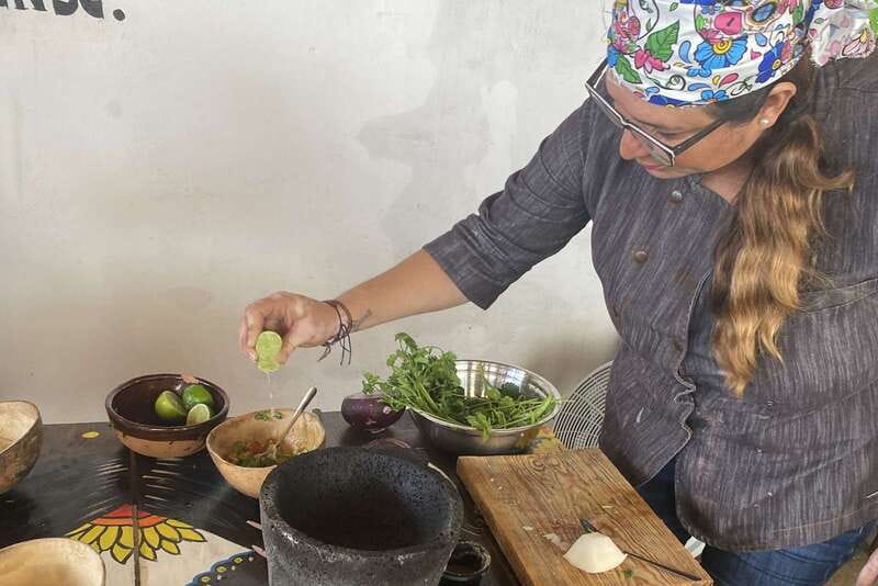 San José town : Cooking class,mexican Empanadas y antojitos - Inside the cooking class: guacamole, roasted sauce, fresh ceviche, and tamales or chiles rellenos