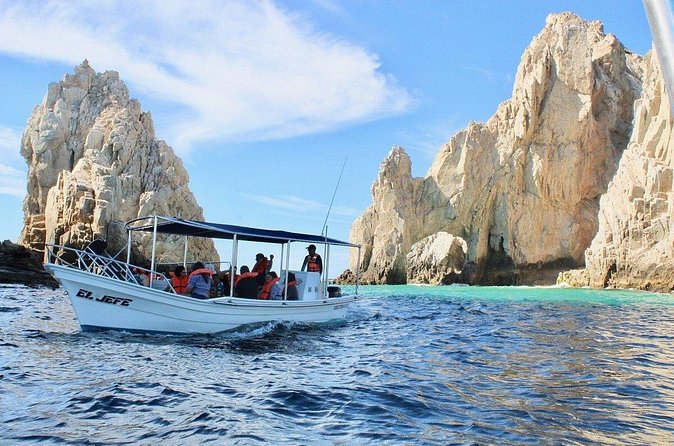 Shared walks to the arch of Cape San Lucas - Crew help, photos, and accessibility in real terms