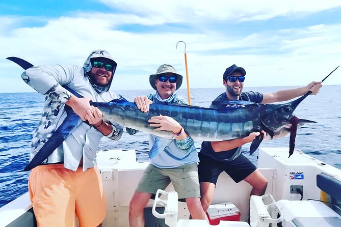 Sportfishing Charters in Cabo San Lucas with Kellyfish Cabo Sportfishing - How you fish out of Cabo: coaching plus active searching