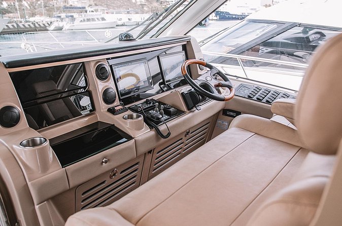 Steel Aweigh 65ft Sea Ray Yacht Rental - Who This Yacht Charter Fits Best