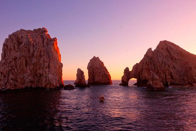 Sunset Dinner Cruise in Los Cabos - The real vibe: sunset views with a music-and-dance schedule