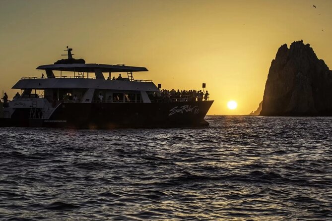 Sunset Dinner Cruise in Los Cabos - What happens on the water: how the cruise unfolds