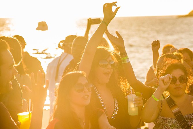 Sunset Fajitas Cruise in Los Cabos - Fajitas, chips, guacamole, and the open bar value math