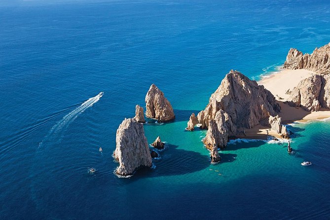 The Arch of Los Cabos Glass-bottom boat tour - Sea of Cortez first leg: where the scenery sets the mood