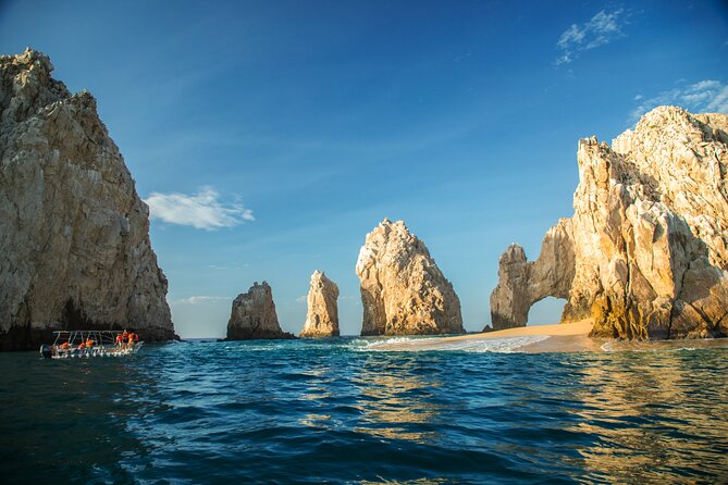 Tour to the Arch of Cabo San Lucas in a transparent glass boat - Group Size, English Guides, and Weather Reality