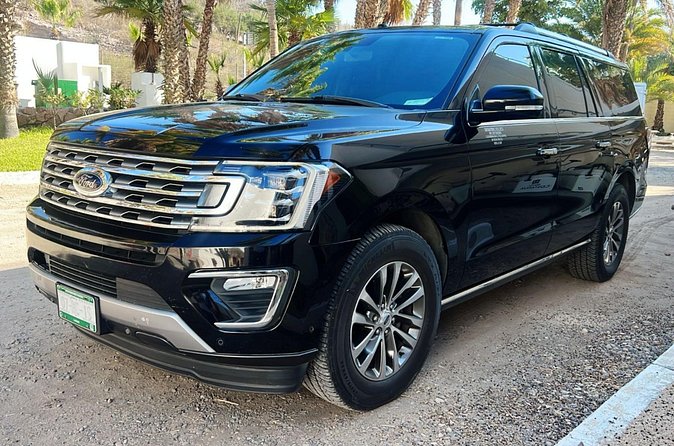 Transportation from SJD Airport to Hotels in Cabo San Lucas - Value in the Details: Clean Cars, Professional Drivers, and Quick Arrival