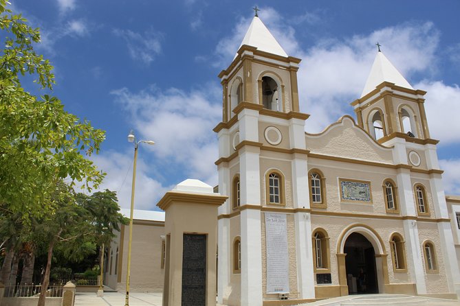 Two Capes City Tour - Plaza Mijares in San Jose del Cabo: art, history, and an easy walk