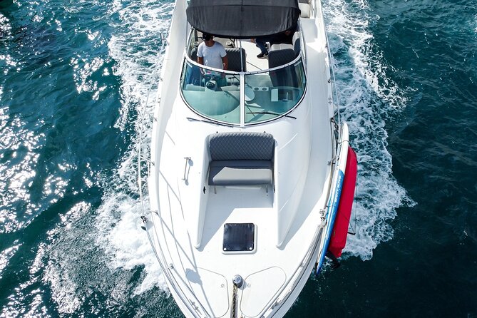 Yacht Carver - Luxury Private Yacht Tour - The Cabo sightseeing sections: views from the water