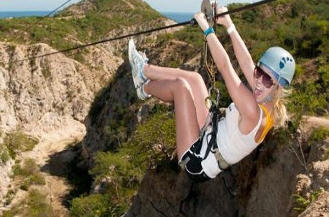 Ziplines and Rappelling at Costa Azul - The guides: how Diego and the team set the tone
